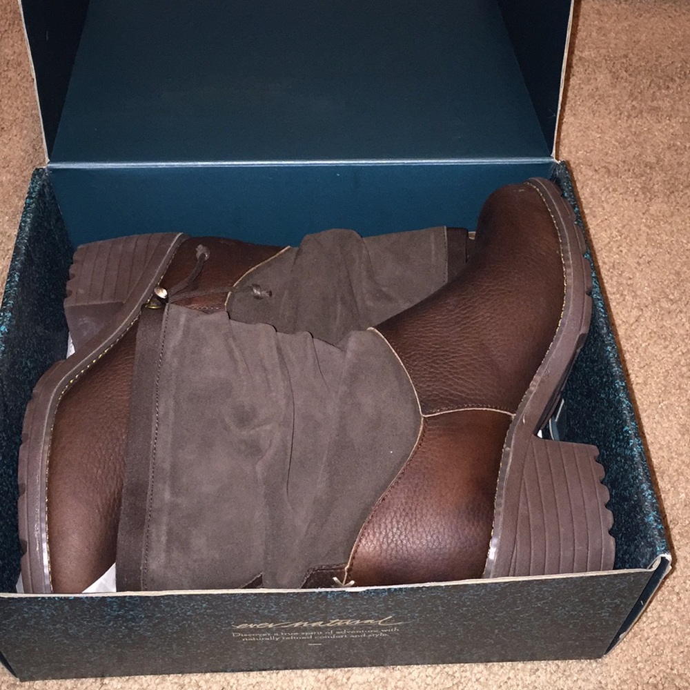 EMU Australia Boots NWT